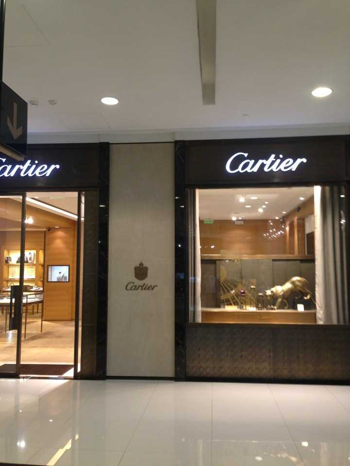 сеть магазинов часов и аксессуаров Cartier фото 1