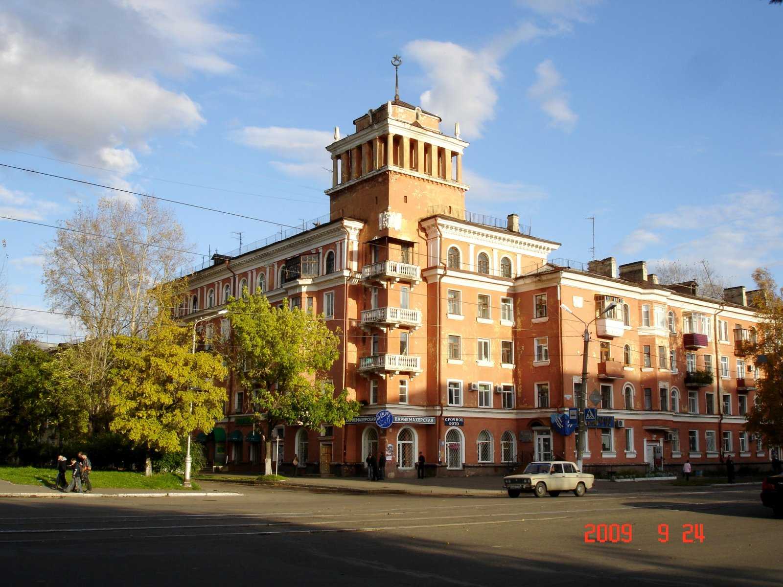 Комсомольск на амуре фото. Проспект мира Комсомольск на Амуре. Комсомольск на Амуре центр города. Мира 12 Комсомольск на Амуре. Пр мира 12 Комсомольск-на-Амуре.